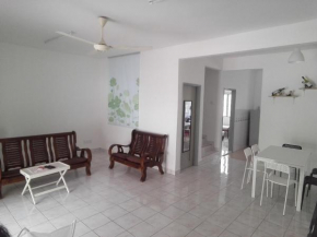 Отель Wong Bentong Makmur Homestay  Бентонг